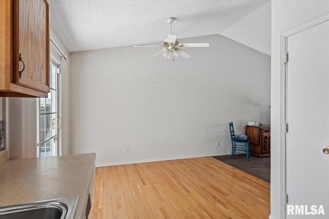 216 N Durkin Drive, Springfield, IL 62702