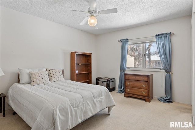 216 N Durkin Drive, Springfield, IL 62702