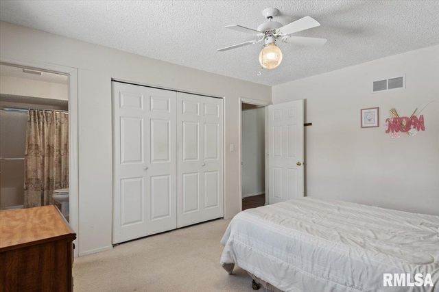 216 N Durkin Drive, Springfield, IL 62702