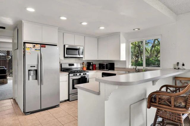 306 Ocean View Drive, Vista, CA 92084