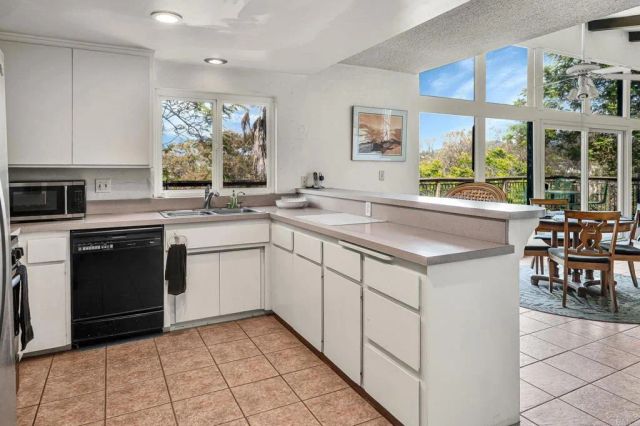 306 Ocean View Drive, Vista, CA 92084