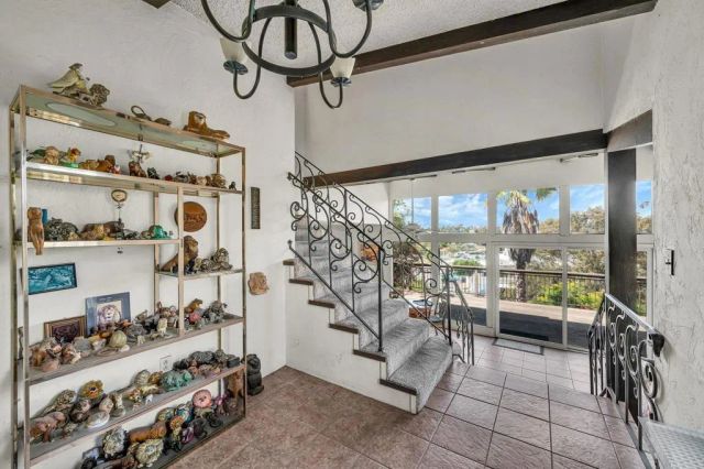 306 Ocean View Drive, Vista, CA 92084