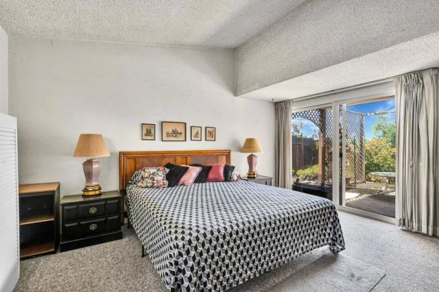 306 Ocean View Drive, Vista, CA 92084