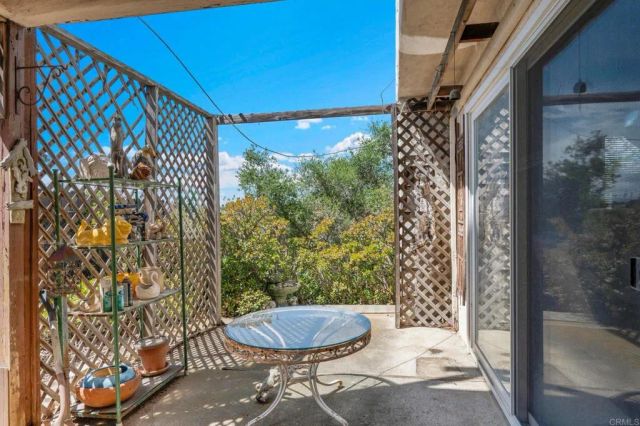 306 Ocean View Drive, Vista, CA 92084