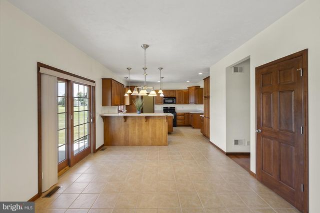 690 GRANT DR, Gettysburg, PA 17325