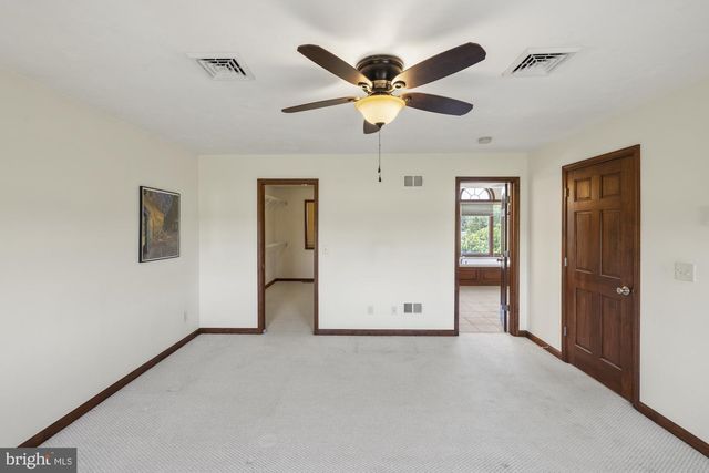 690 GRANT DR, Gettysburg, PA 17325