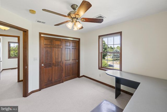 690 GRANT DR, Gettysburg, PA 17325
