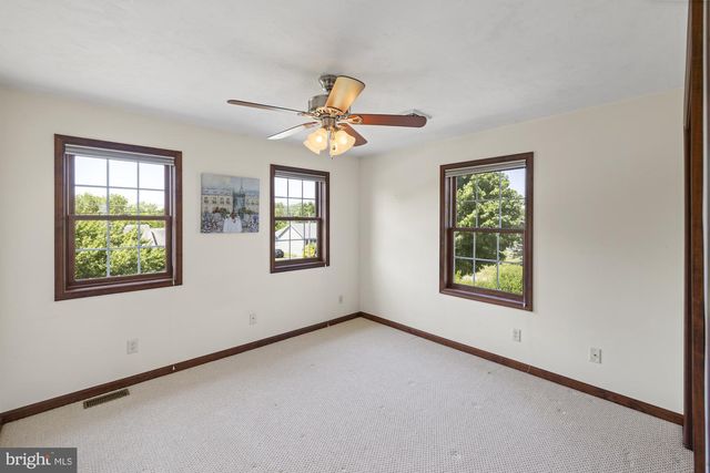 690 GRANT DR, Gettysburg, PA 17325