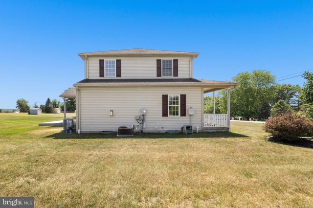 690 GRANT DR, Gettysburg, PA 17325