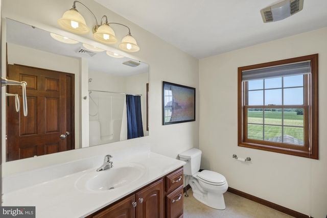690 GRANT DR, Gettysburg, PA 17325