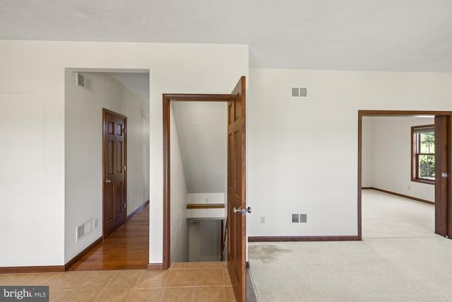 690 GRANT DR, Gettysburg, PA 17325