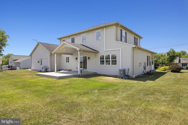 690 GRANT DR, Gettysburg, PA 17325