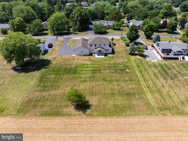 690 GRANT DR, Gettysburg, PA 17325