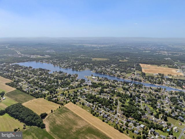 690 GRANT DR, Gettysburg, PA 17325