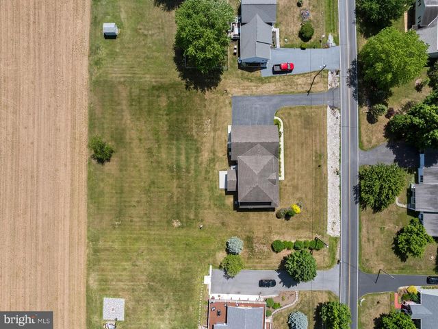 690 GRANT DR, Gettysburg, PA 17325