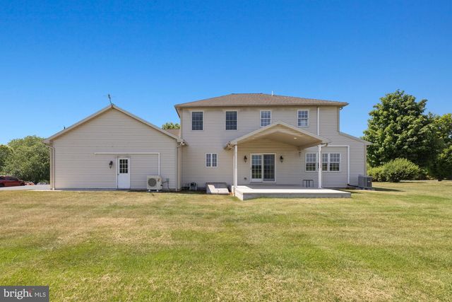 690 GRANT DR, Gettysburg, PA 17325
