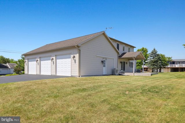 690 GRANT DR, Gettysburg, PA 17325