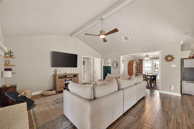 1925 Winding Creek Drive, Pearland, TX 77581