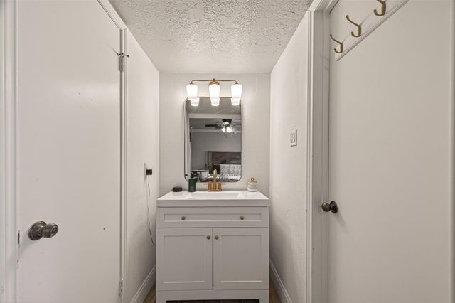 1925 Winding Creek Drive, Pearland, TX 77581