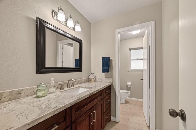 1925 Winding Creek Drive, Pearland, TX 77581