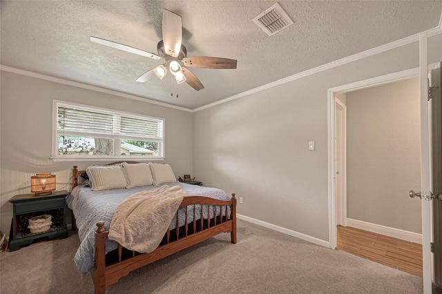 1925 Winding Creek Drive, Pearland, TX 77581