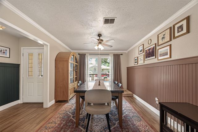 1925 Winding Creek Drive, Pearland, TX 77581