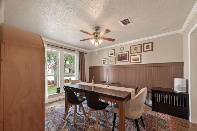 1925 Winding Creek Drive, Pearland, TX 77581
