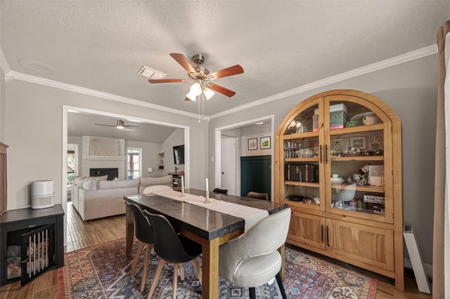 1925 Winding Creek Drive, Pearland, TX 77581