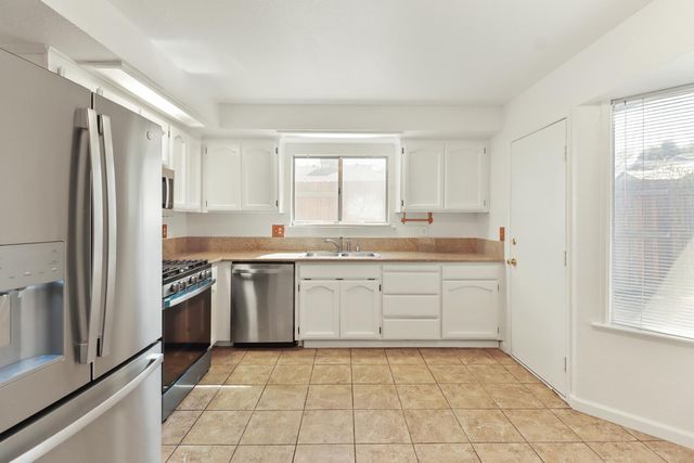 518 Jamie Ct, Rio Linda, CA 95673