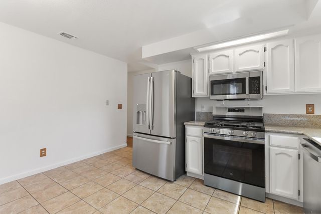 518 Jamie Ct, Rio Linda, CA 95673