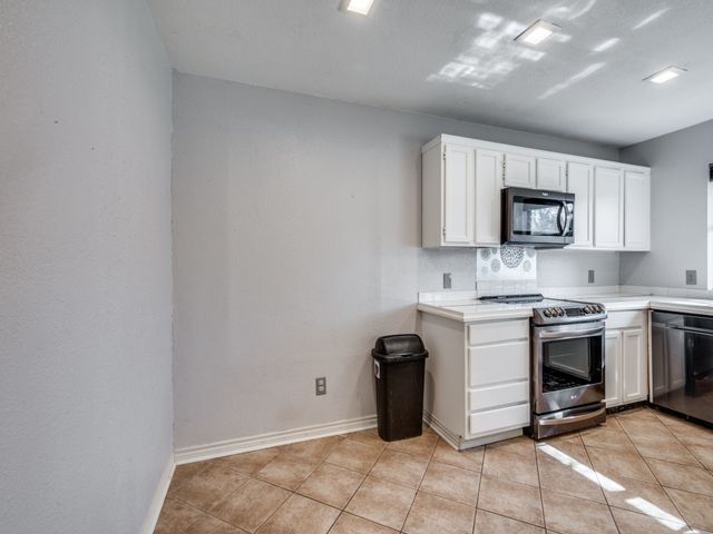 2104 Cold Springs Drive, Arlington, TX 76017