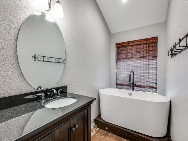 2104 Cold Springs Drive, Arlington, TX 76017