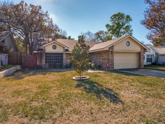 2104 Cold Springs Drive, Arlington, TX 76017