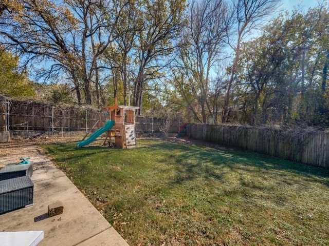 2104 Cold Springs Drive, Arlington, TX 76017