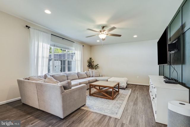 45703 TENNYHILL ST, California, MD 20619
