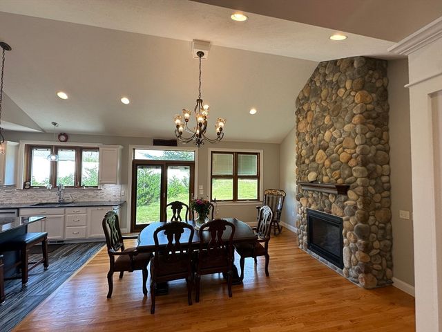 139 Blanchard St, Chicopee, MA 01020