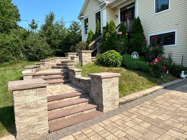 139 Blanchard St, Chicopee, MA 01020