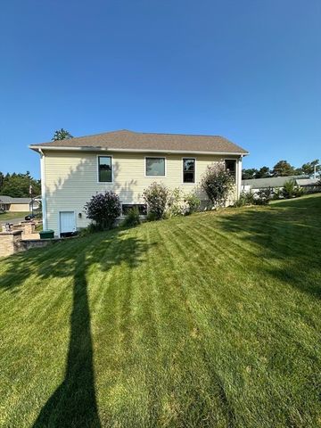 139 Blanchard St, Chicopee, MA 01020