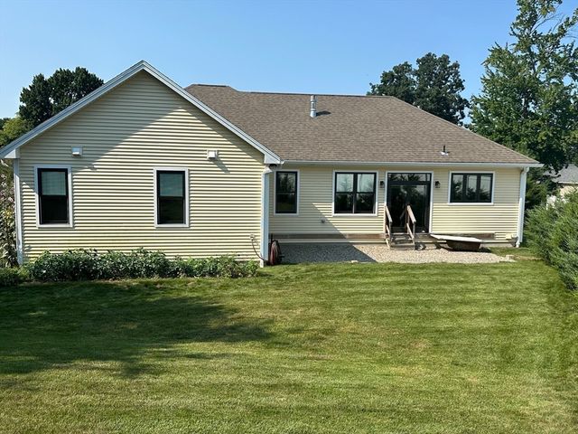 139 Blanchard St, Chicopee, MA 01020