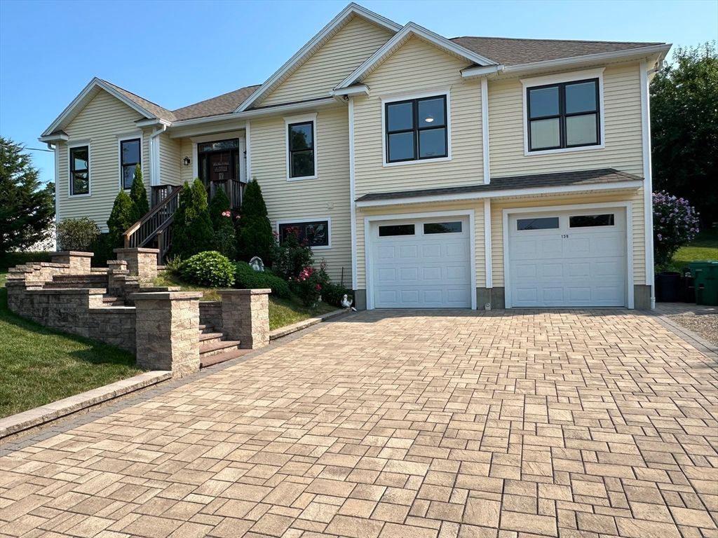 139 Blanchard St, Chicopee, MA 01020