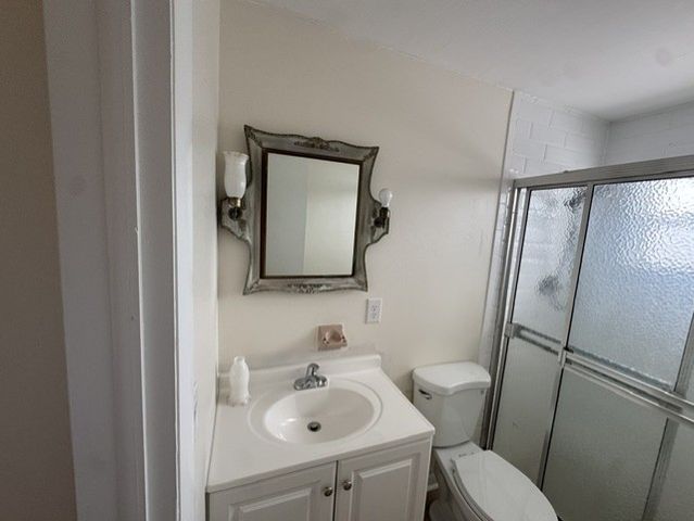 808 22nd Street 8, Vero Beach, FL 32960