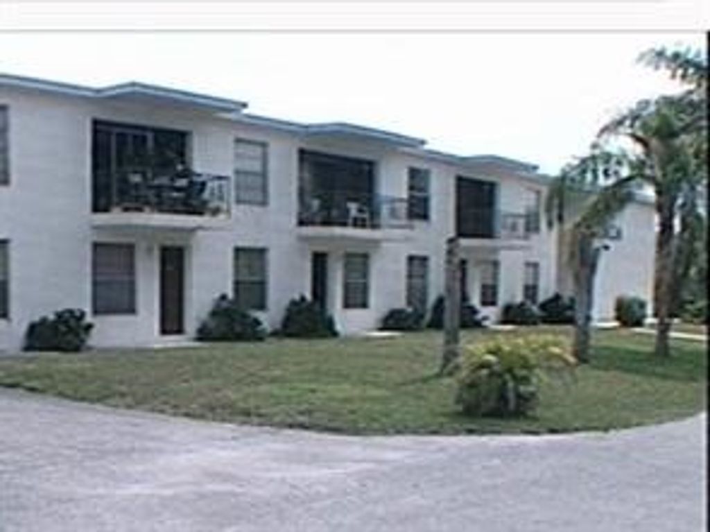 808 22nd Street 8, Vero Beach, FL 32960