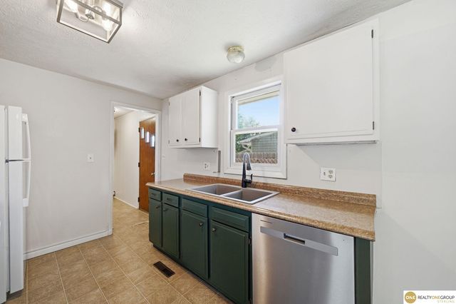 1521 W S Street, Lincoln, NE 68528