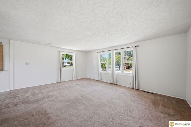 1521 W S Street, Lincoln, NE 68528