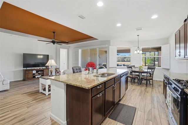 1102 VICTORIA HILLS DRIVE S, Deland, FL 32724