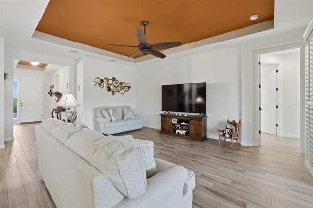 1102 VICTORIA HILLS DRIVE S, Deland, FL 32724