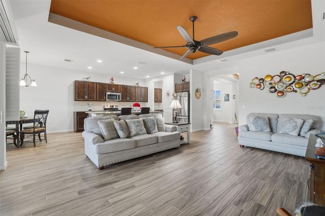 1102 VICTORIA HILLS DRIVE S, Deland, FL 32724