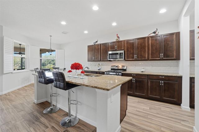 1102 VICTORIA HILLS DRIVE S, Deland, FL 32724