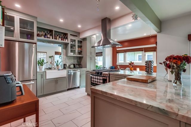 456 Cherry Avenue, Long Beach, CA 90802