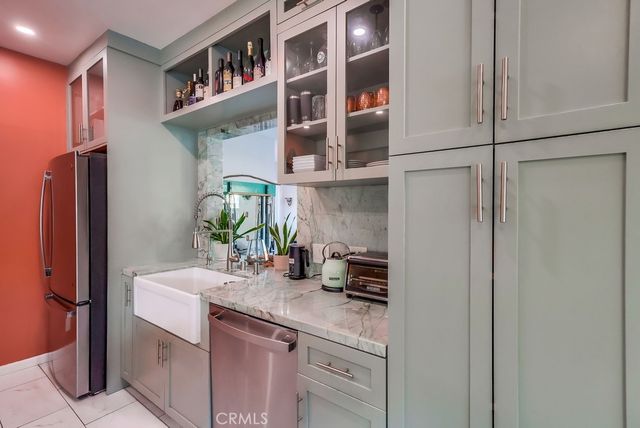 456 Cherry Avenue, Long Beach, CA 90802